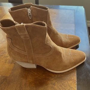 Dolce Vita Womens Boots